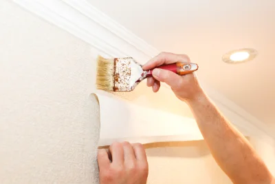 Pose de papier peint à Massals — revêtements muraux et toiles de verre